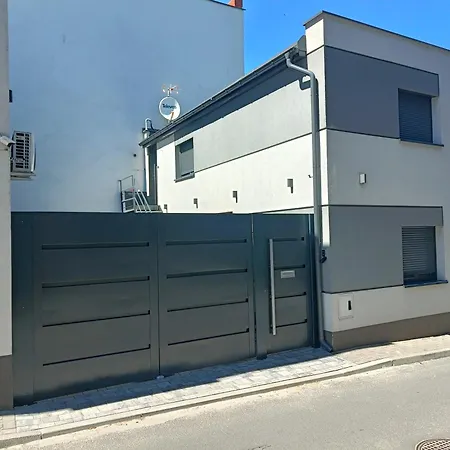 Apartmán Na Tylnej W Sremie *